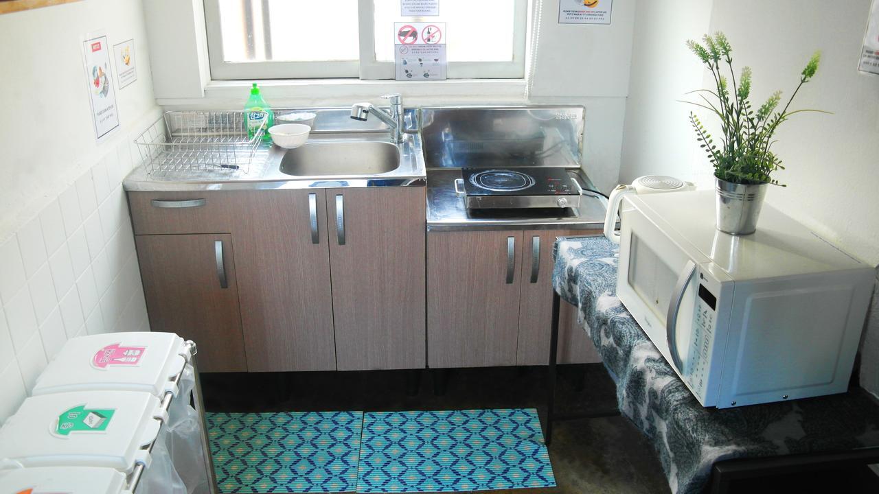 Fnstay Muslim Friendly Guesthouse Seoul Exterior photo